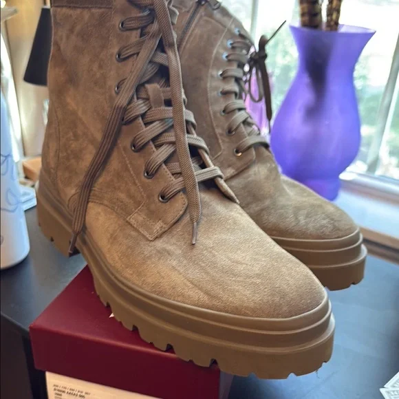 Vince Men's Taupe Lace-Up Boots - Picture 1 of 6